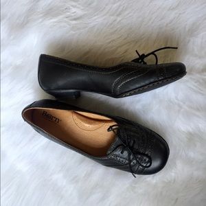 Born Black Leather Oxford Style Ballet Flats 7.5